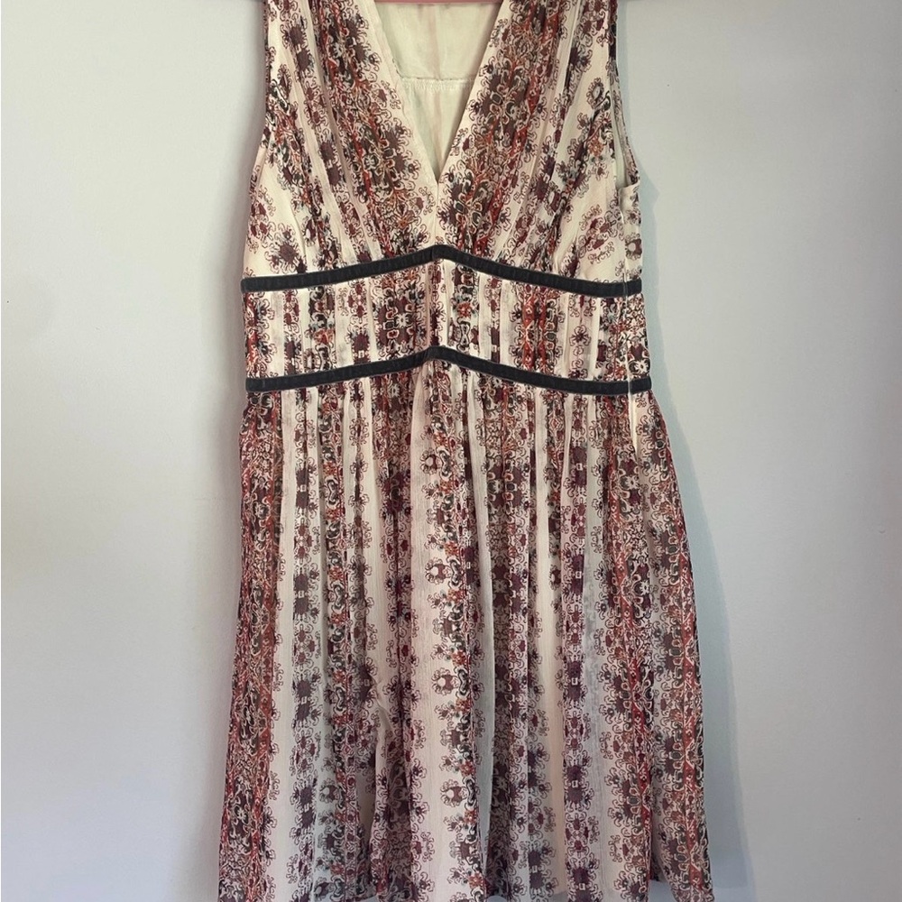 Abercrombie and Fitch Floral V-Neck Sleeveless Dress